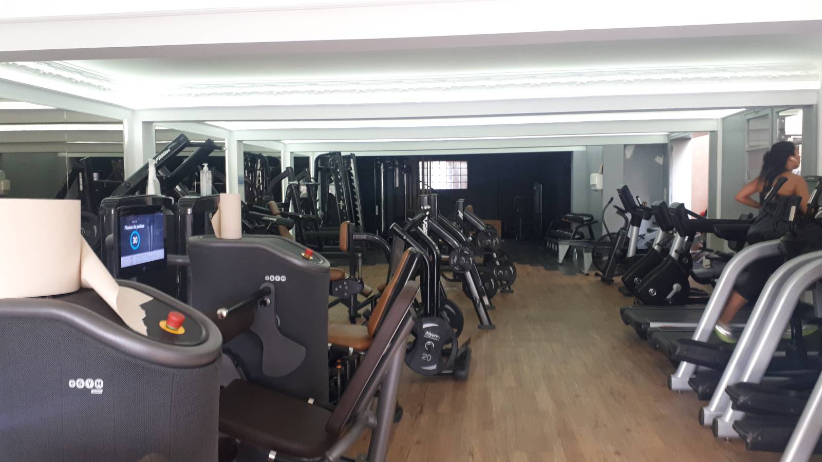 Aménagement d'une salle de sport à Talence proche de bordeaux, en Gironde par un architecte 