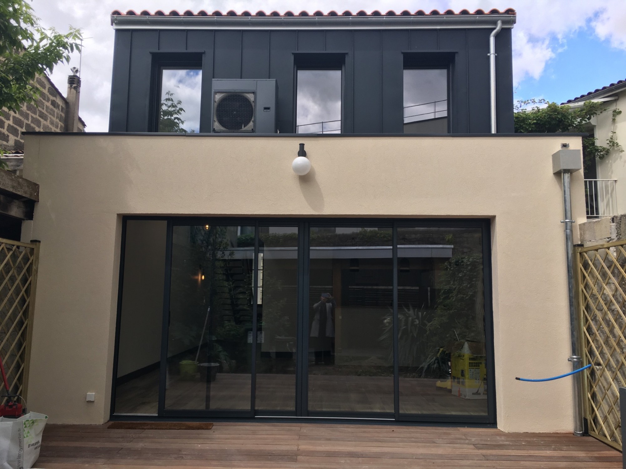 Rénovation et surélévation avec extension d'une échoppe à Bordeaux en Gironde