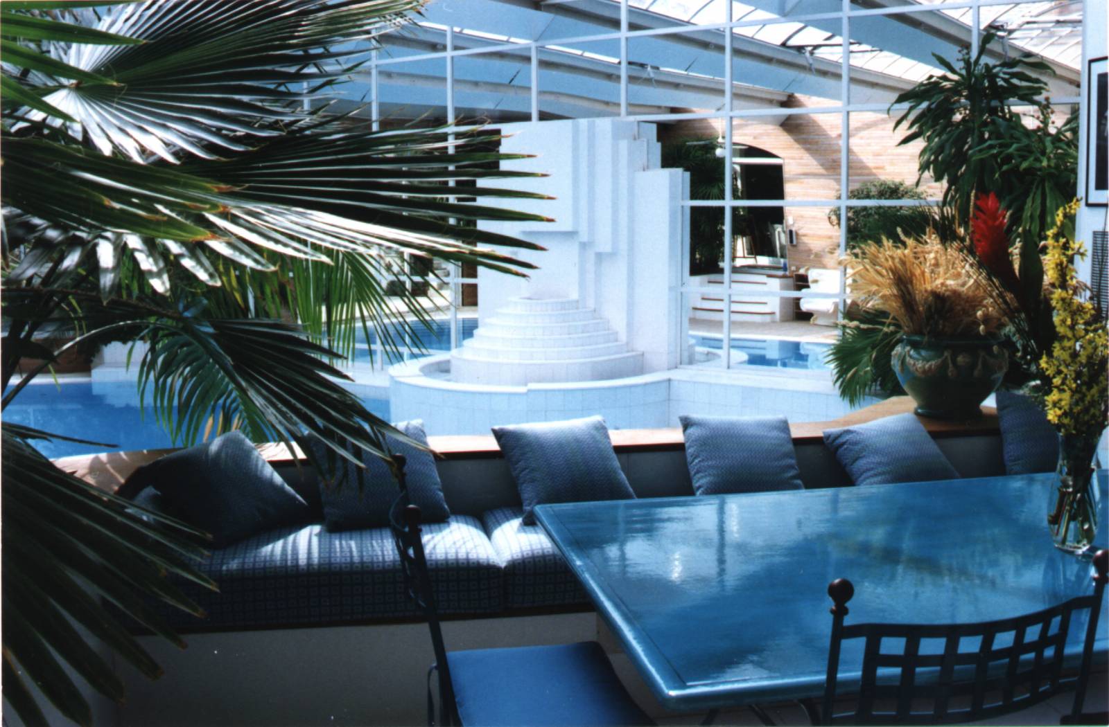 aménagement d'une piscine intérieure dans un bâtiment existant