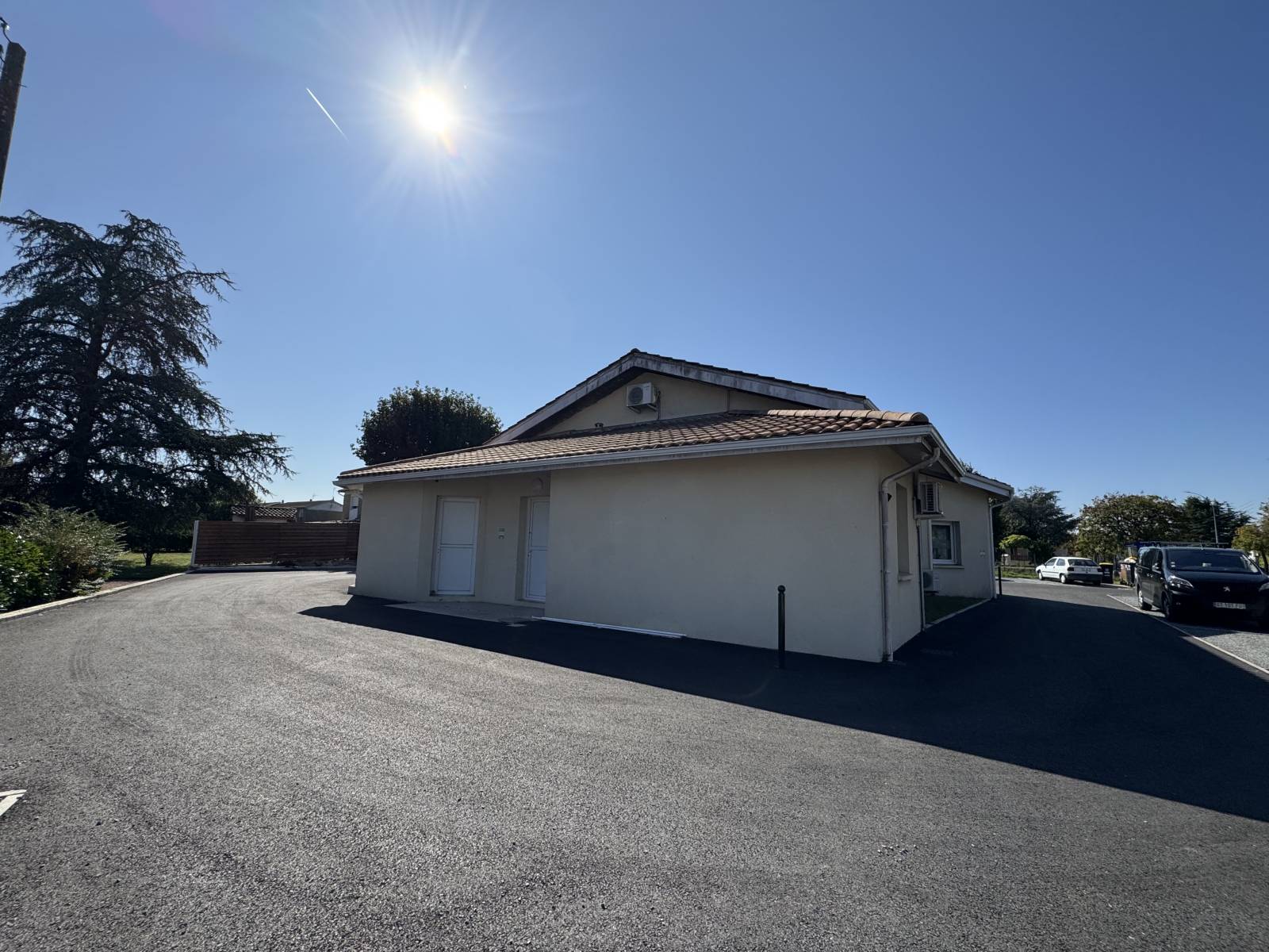 architecte pour Extension bois d’une clinique vétérinaire à Coutras, proche de Libourne : rénovation complète haut de gamme de 300 m²