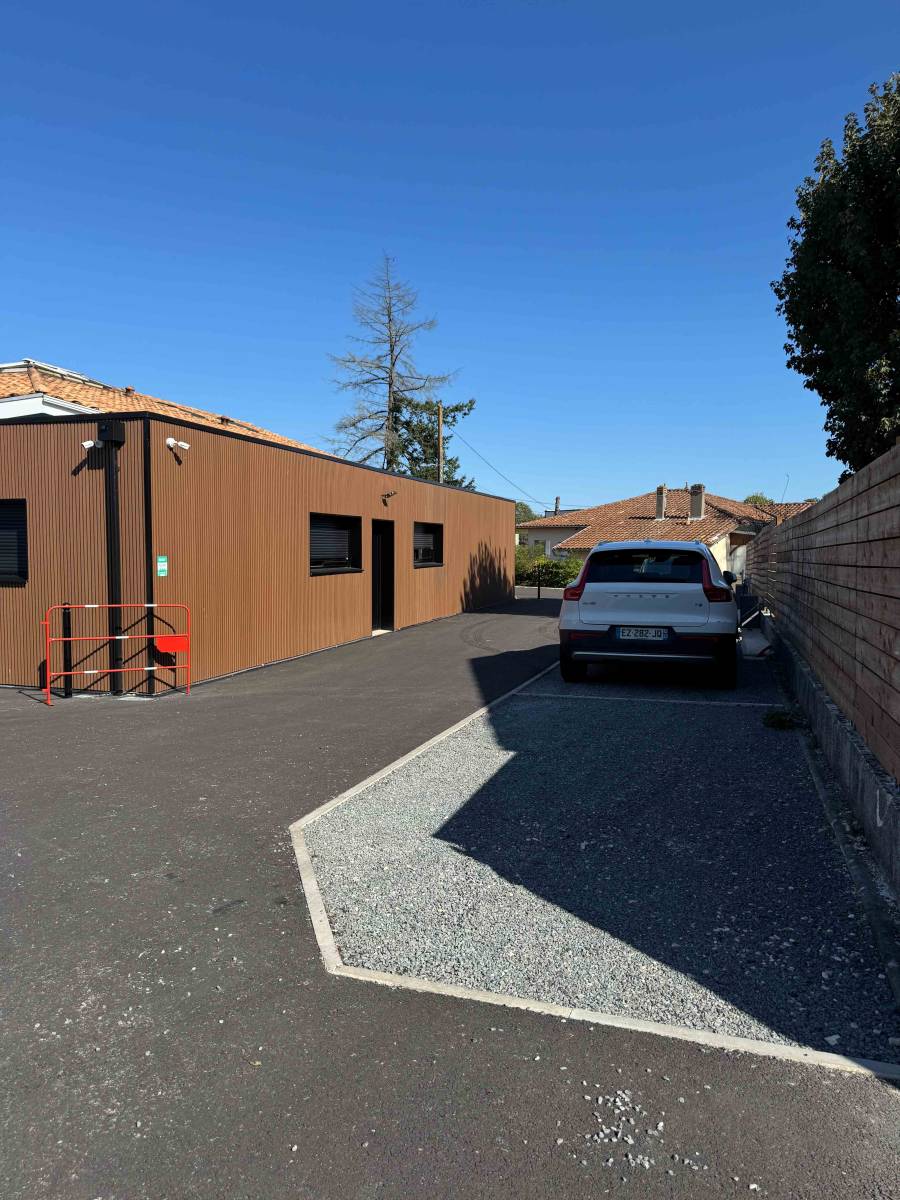 architecte pour Extension bois d’une clinique vétérinaire à Coutras, proche de Libourne : rénovation complète haut de gamme de 300 m²