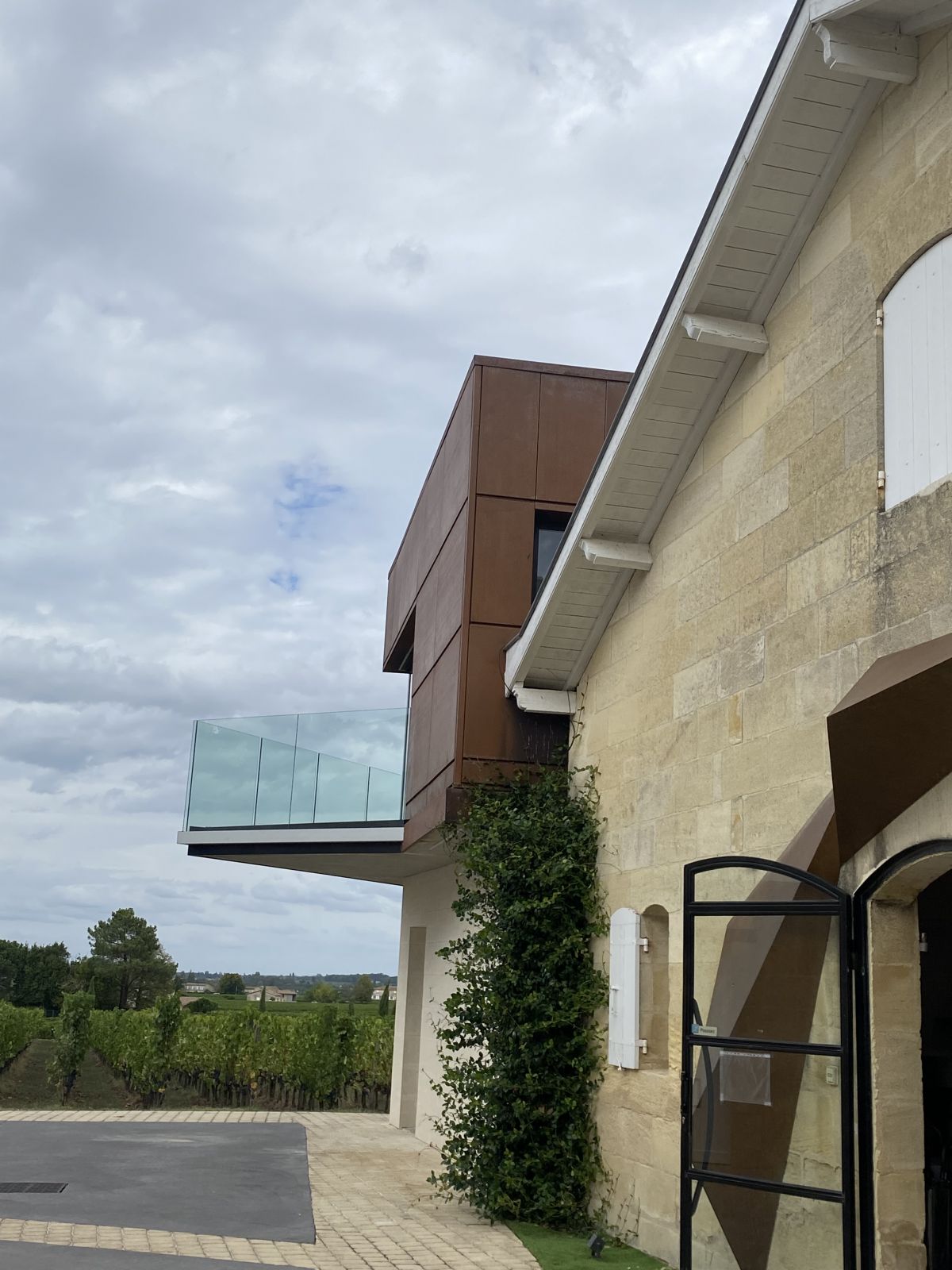 Architecte bordeaux construction chai proche de bordeaux à saint emilion