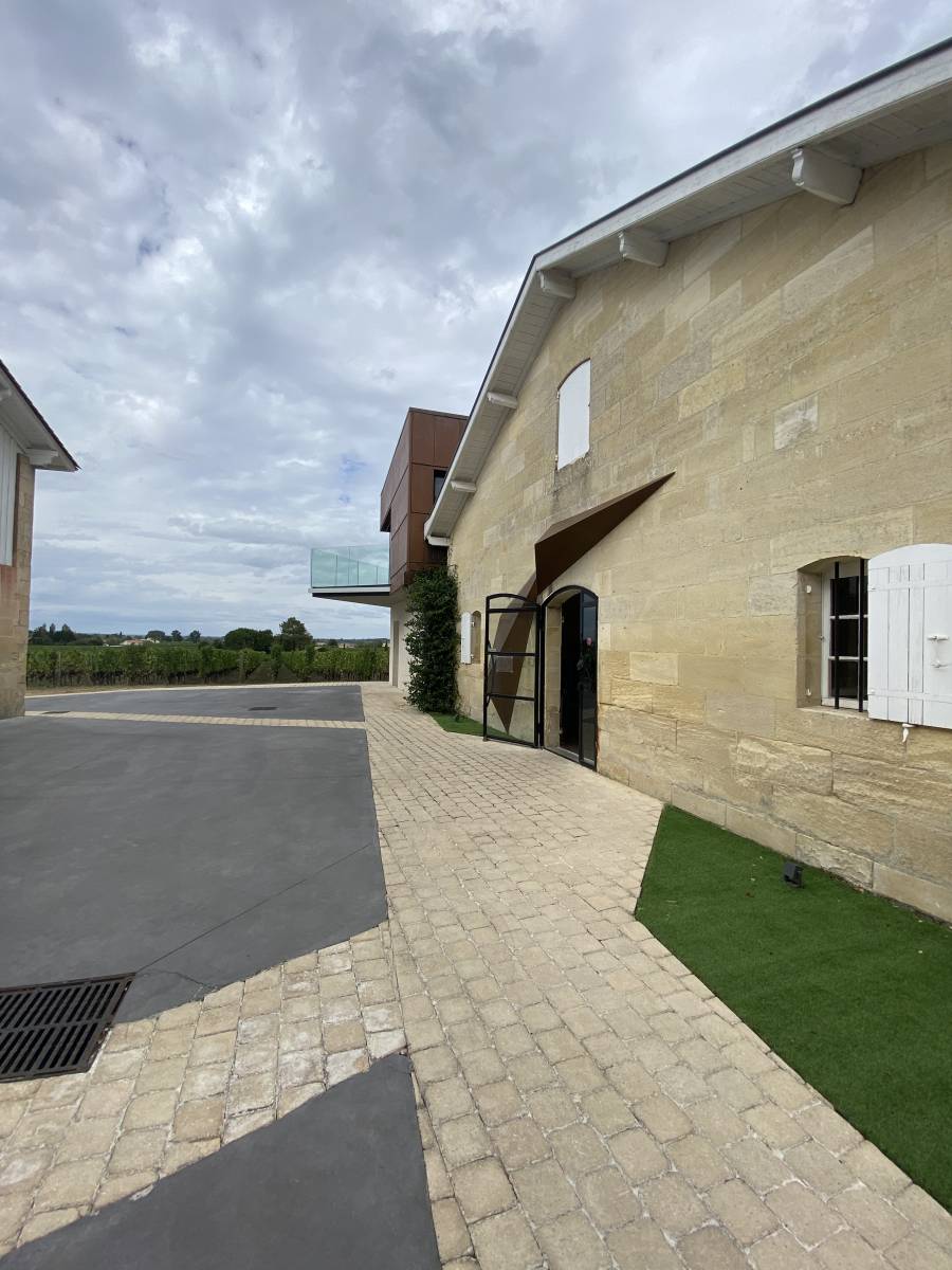 Aménagement de Loft, maison ancienne en pierre, aménagement extérieurcoursive, Architecte d'intérieur pour rénovation maison, appartement, échoppe à Bordeaux metropole et partout en Gironde