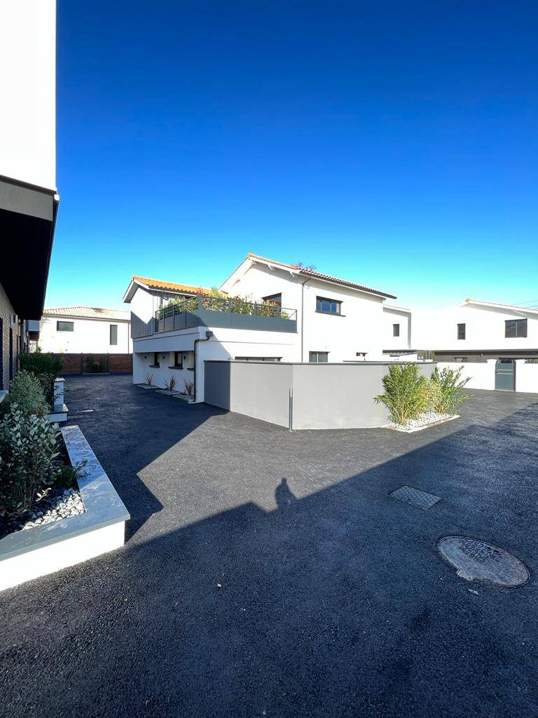 Construction de bâtiments neufs par un architecte à Villenave proche de Bordeaux en Gironde.