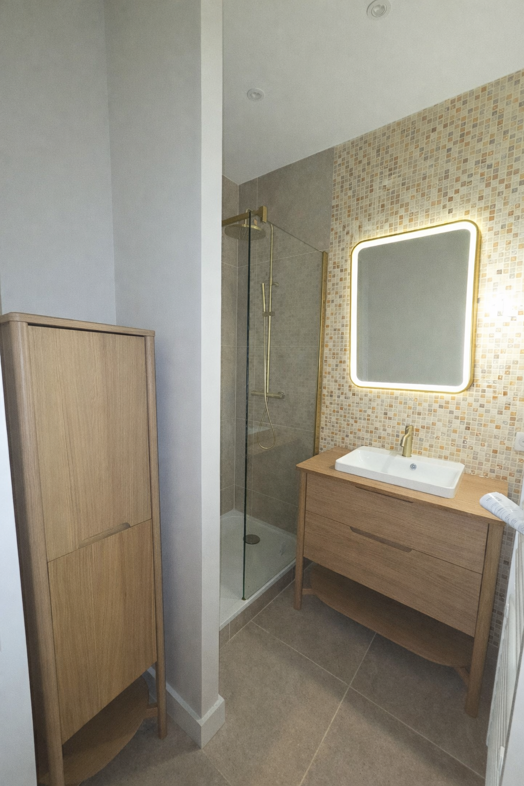 architecte d'intérieur pour rénover appartement de luxe dans immeuble en pierre à Bordeaux