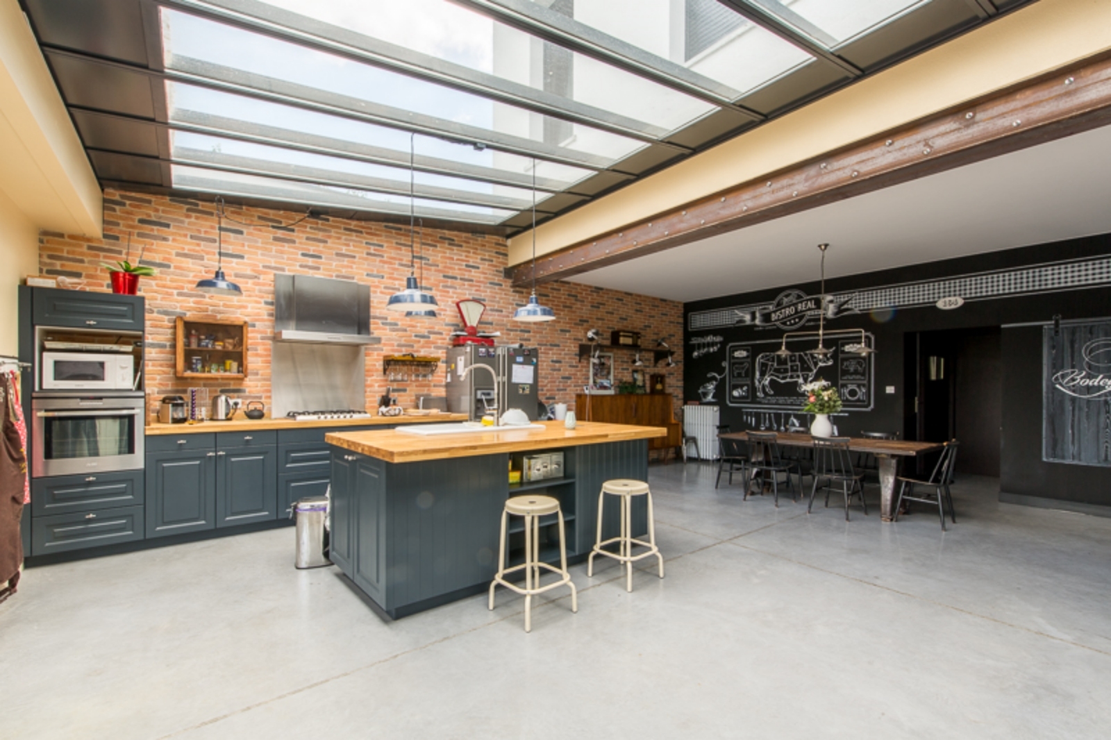 architecte d'intérieur pour rénovation, extension et surélévation maison à bordeaux et partout en gironde- cuisine avec verrière toiture et ilot central