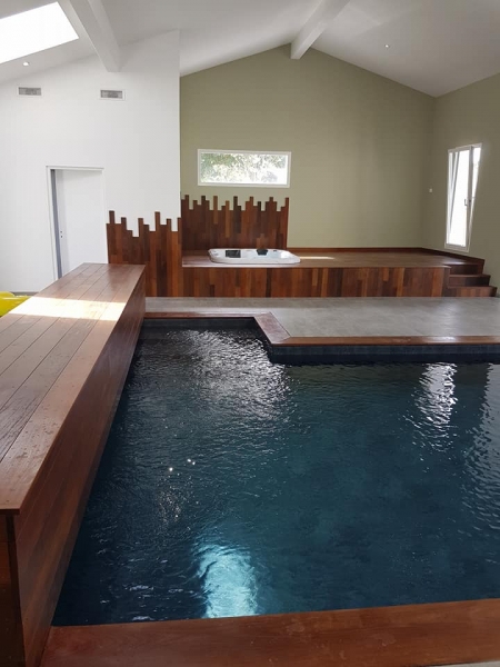 architecte d'intérieur bordeaux aménagement piscine intérieure et rénovation maison avec spa et jacuzzi