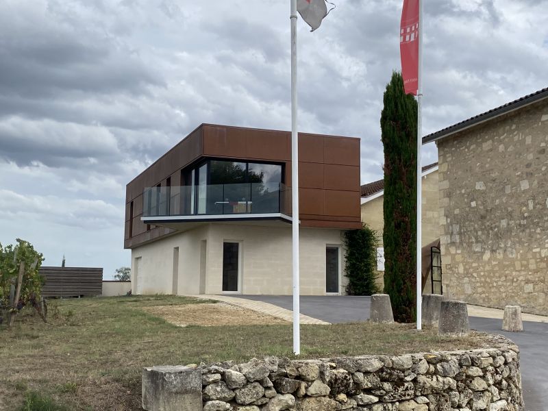 architecte d'intérieur aménagement chai salle de dégustation restaurant Saint Emilion proche de Bordeaux