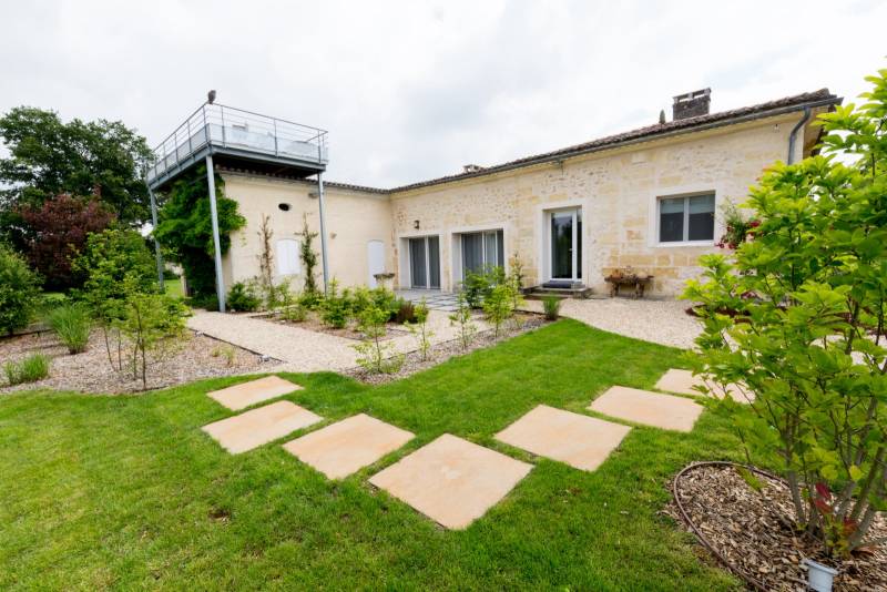 architecte d'intérieur pour rénover maison  de luxe  en pierre à Saint Emilion à Bordeaux